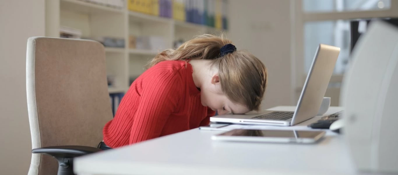 ΓΣΕΕ: «Το 40% των εργαζομένων δηλώνει ότι δεν αμείβεται για τις υπερωρίες του»